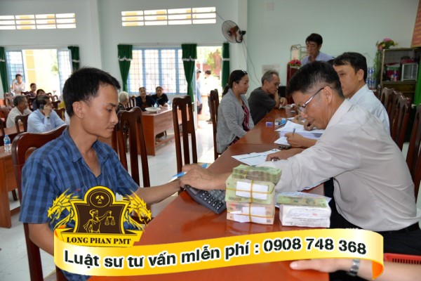 nhan tien boi thuong thu hoi dat tai co quan co tham quyen