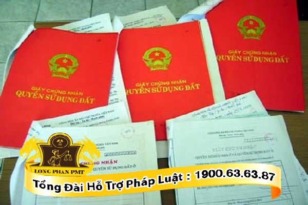 Người tặng cho phải có giấy chứng nhận quyền sử dụng đất khi thực hiện việc tặng cho