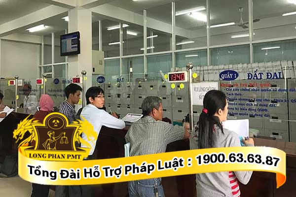 Thực hiện thủ tục đăng ký biến động đất đai sau khi ký hợp đồng tặng cho nhà đất