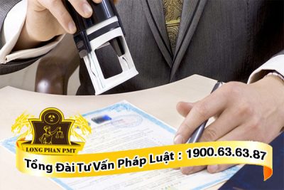 Trách nhiệm bồi thường thuộc về ai khi giấy tố giả mạo được công chúng