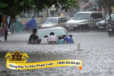 Trách nhiệm bồi thường thiệt hại khi xe bị ngập nước do mưa bão