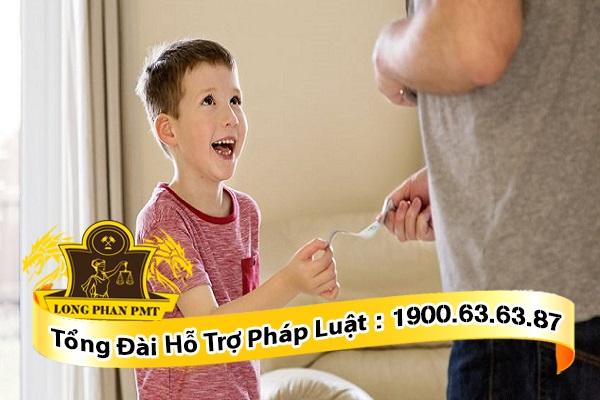 Bố, mẹ quản lý tài sản riêng của con