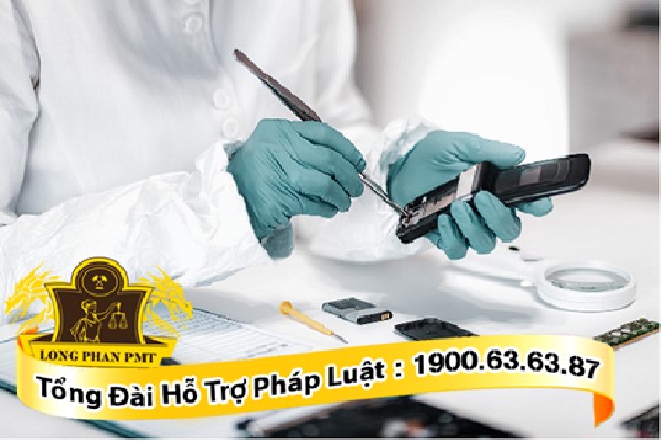 Chứng cứ điện tử có thể được hình thành bởi các cuộc trò chuyện, tin nhắn văn bản qua điện thoại