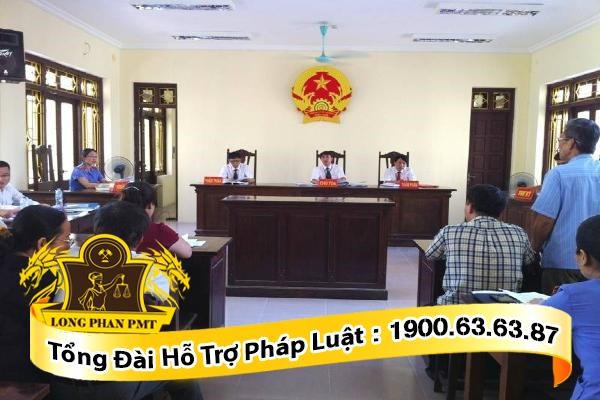Người làm chứng có mặt tại phiên tòa