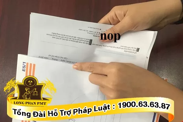 Gửi đơn khởi kiện qua bưu điện