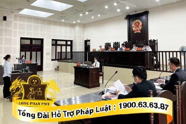 Luật sư tham gia bảo vệ quyền lợi của thân chủ