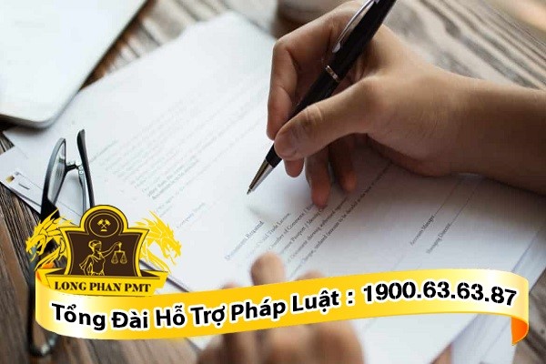Luật sư soạn thảo hồ sơ khởi kiện