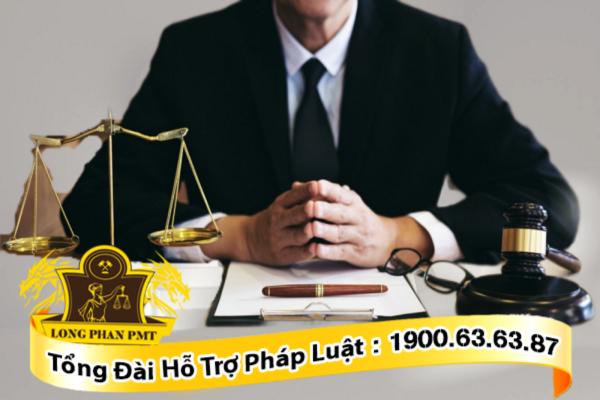 Luật sư đại diện khách hàng làm việc với cơ quan có thẩm quyền