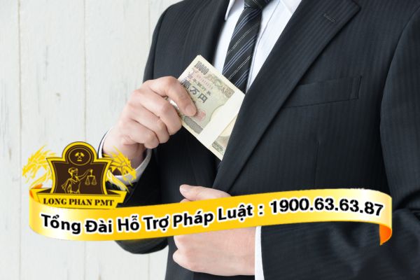 Ăn chặn tiền từ thiện có thể khởi tố tội lạm dụng chiếm đoạt tài sản