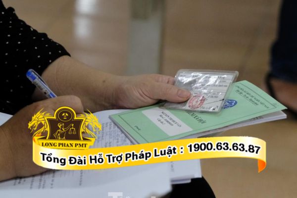 Cần ghi đúng chức danh trên sổ bảo hiểm xã hội để nhận đầy đủ chế độ