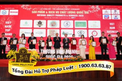 Long Phan PMT nhận thưởng Sản phẩm và Dịch vụ Chất lượng Quốc gia