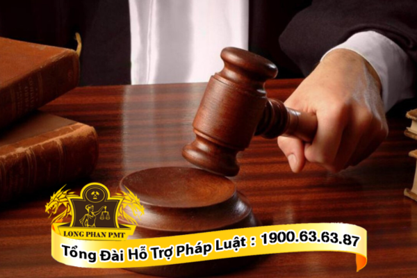 Khởi kiện ra Tòa án hoặc Trọng tài giải quyết tranh chấp hợp đồng môi giới nhà đất