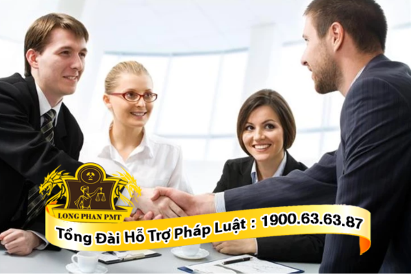 Hai bên trao đổi thương lượng trực tiếp giải quyết tranh chấp bồi thường thiệt hại do nhà xây dựng sai phép gây ra