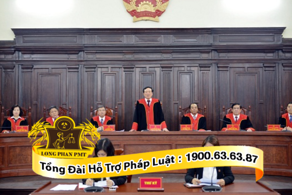 Phiên tòa giải quyết tranh chấp yêu cầu bồi thường khi rò rỉ nước xuyên tầng gây hư hỏng tài sản 